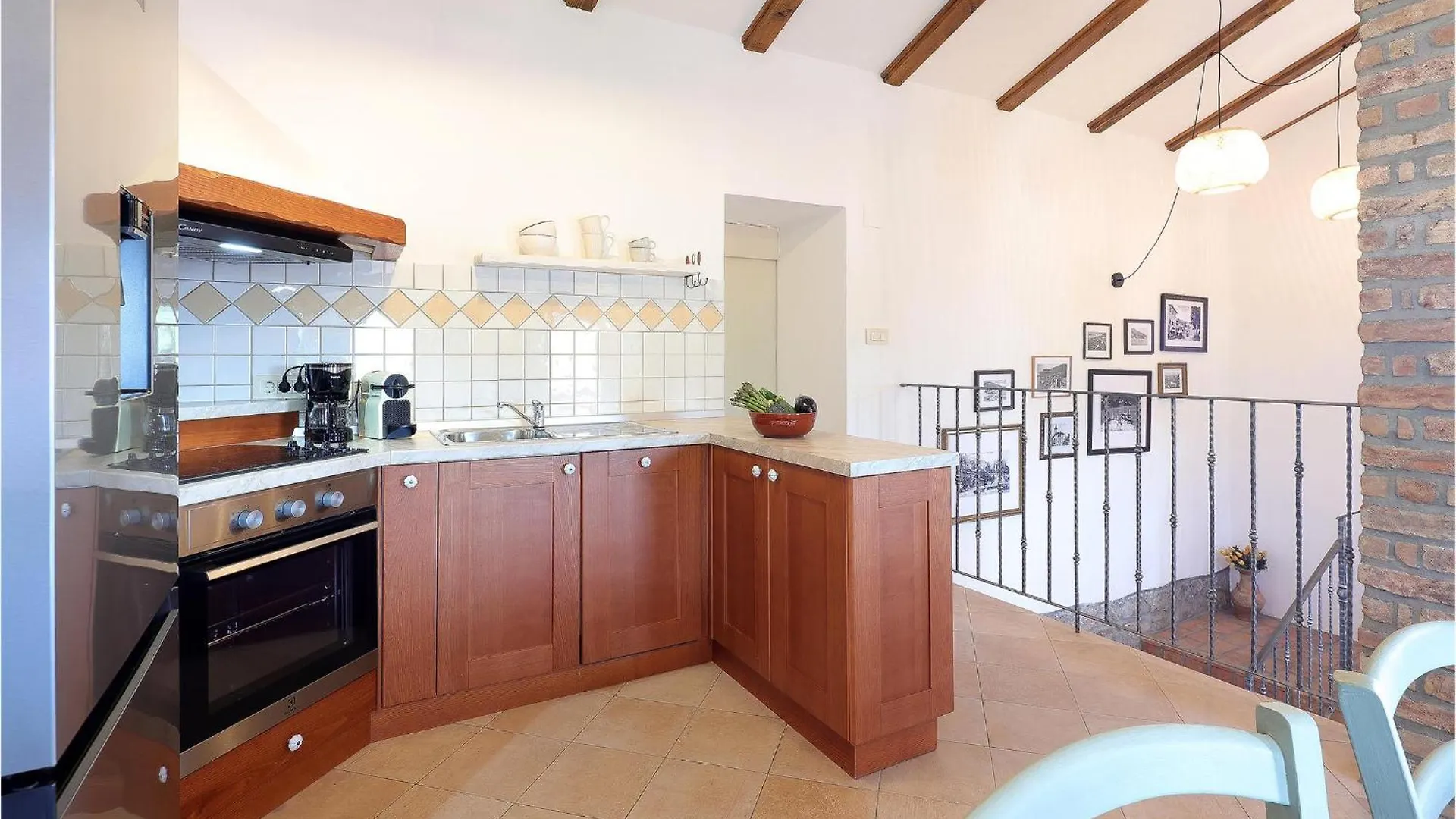 Gorgeous Home In Icici With Jacuzzi