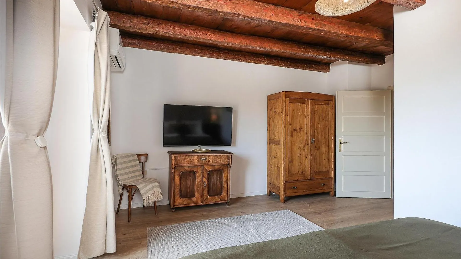 Gorgeous Home In Icici With Jacuzzi 0*,  Croatia